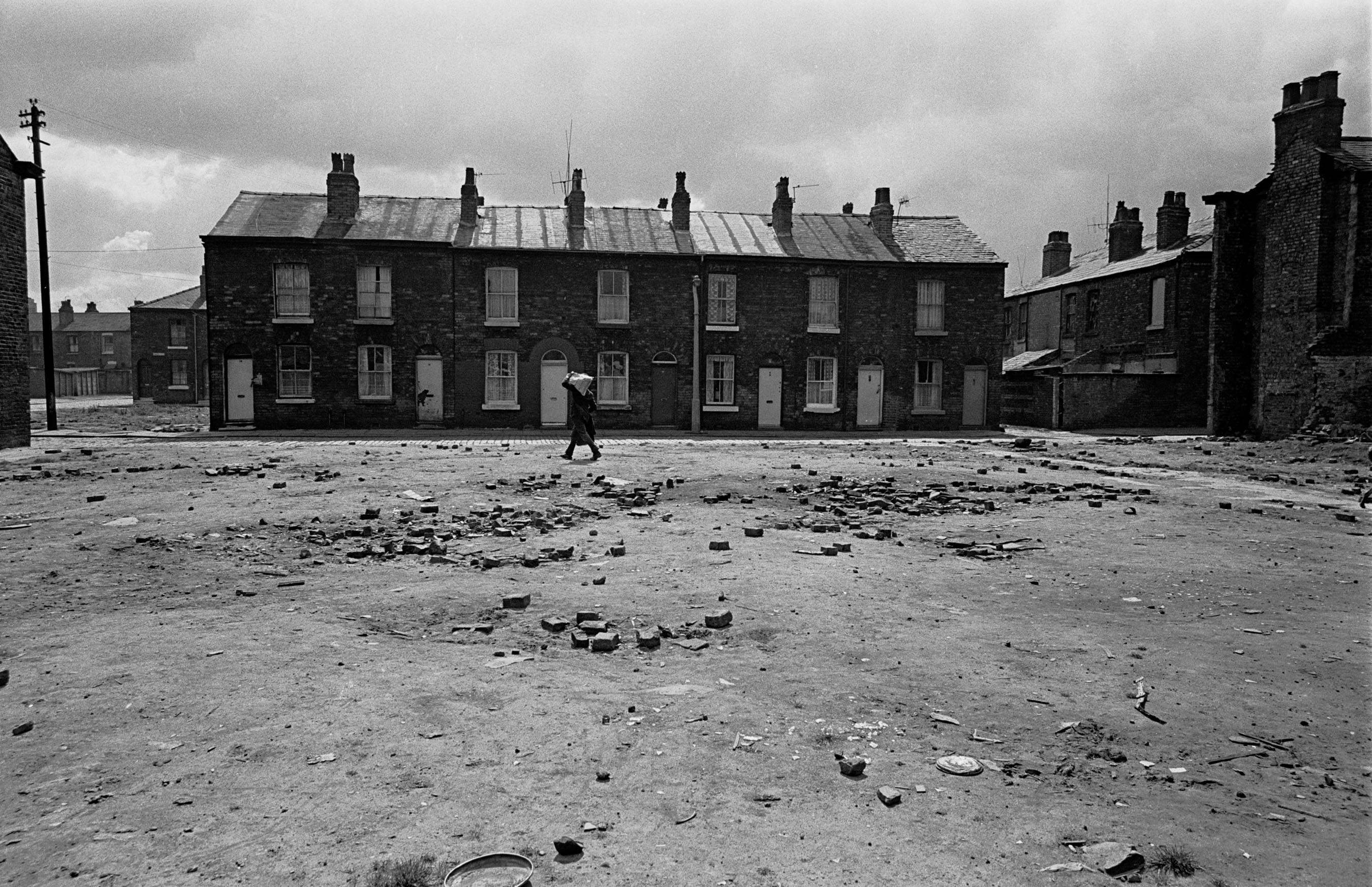 Half-slum-cleared-area-of-Salford-1971344-5a.jpg
