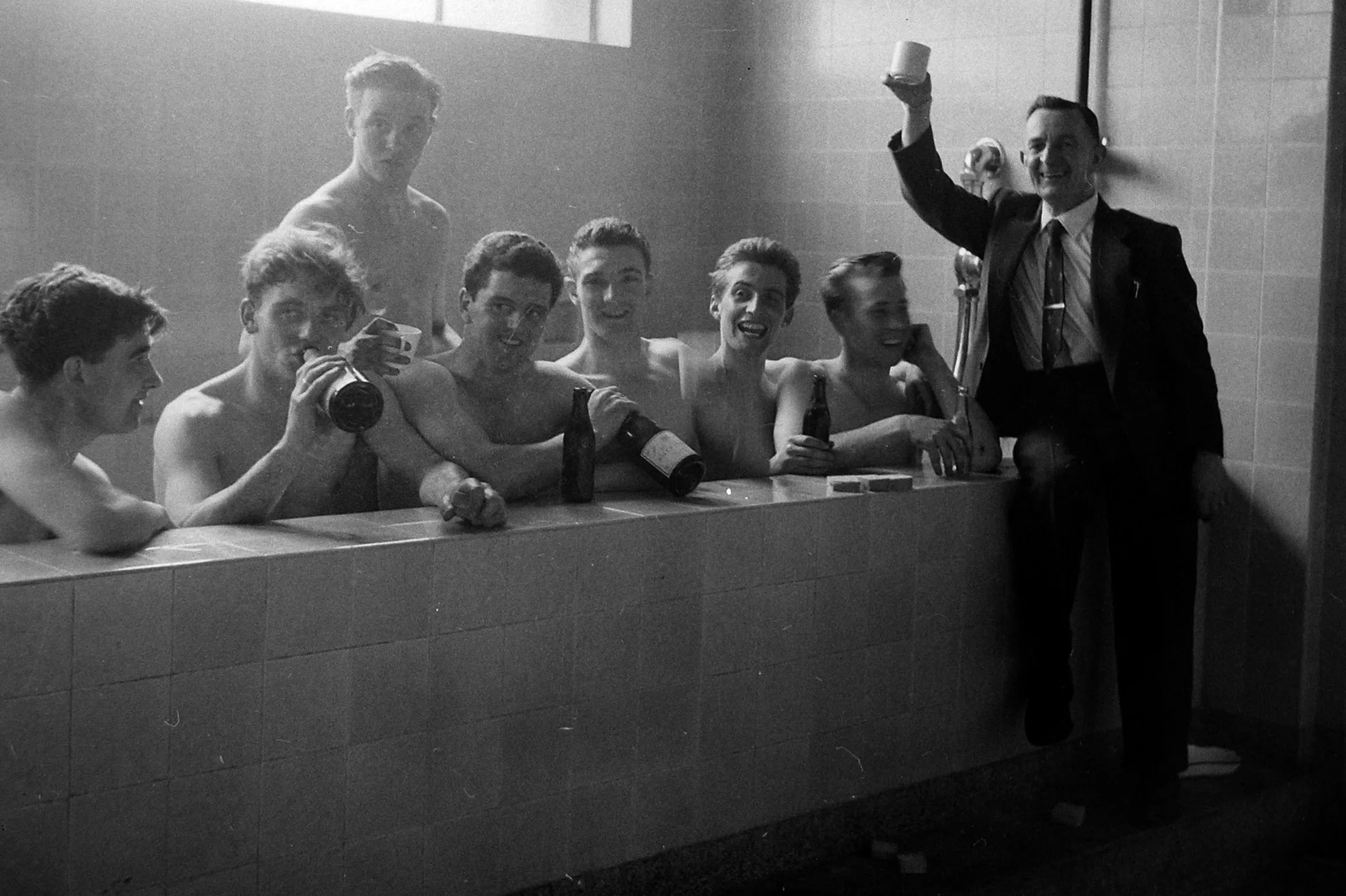 Man-United-1957-win-walter-crickmer.jpg