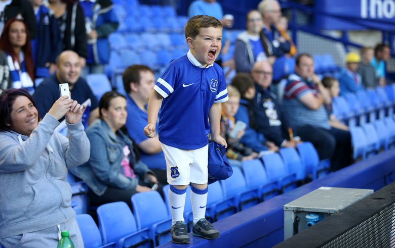 A-young-Everton-fan-shout-002.jpg