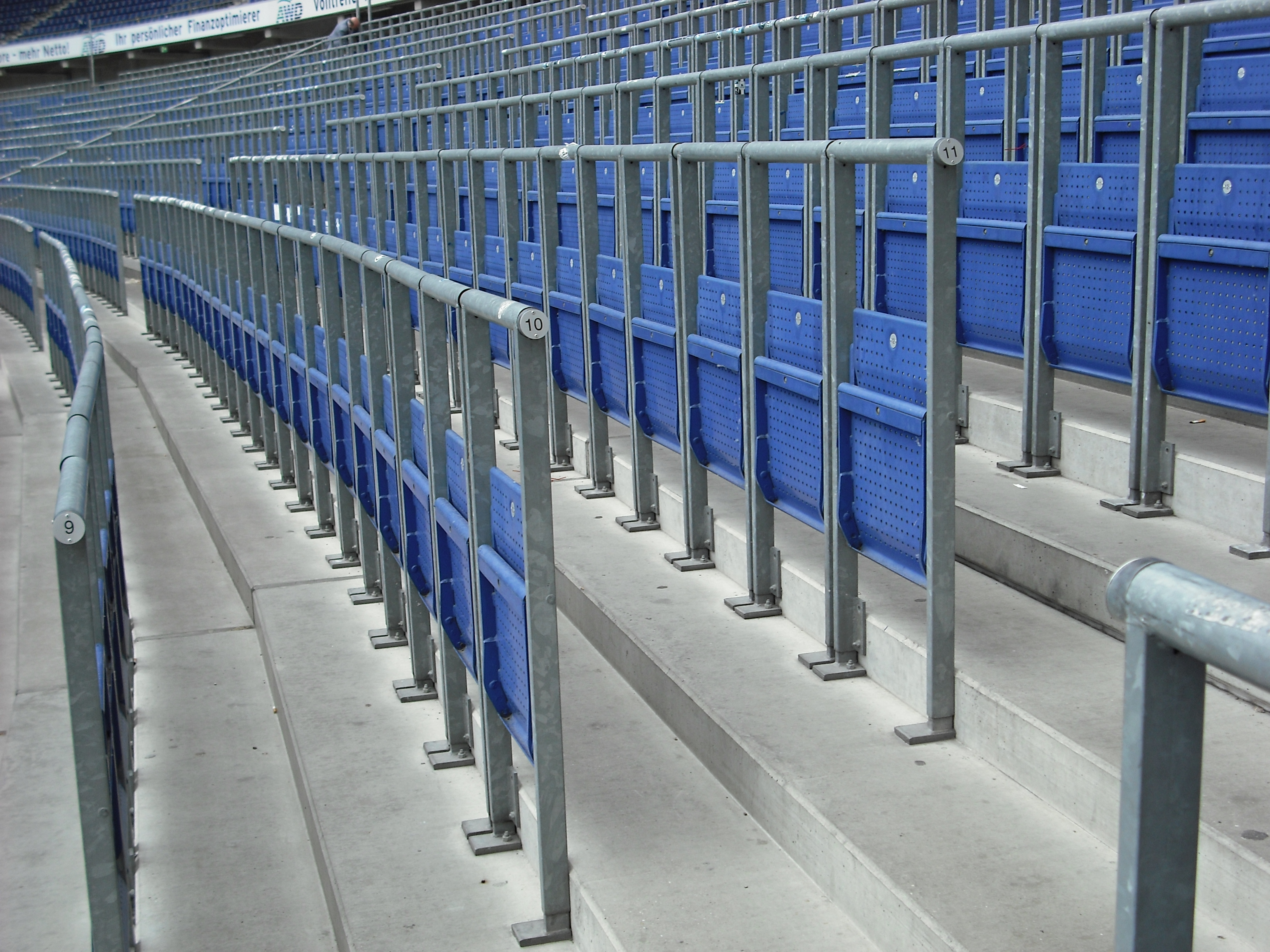 Safe_standing_area_fitted_with_rail_seats.jpg
