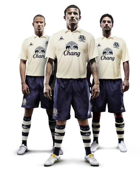 Everton-Third-Kit-10-11.jpg