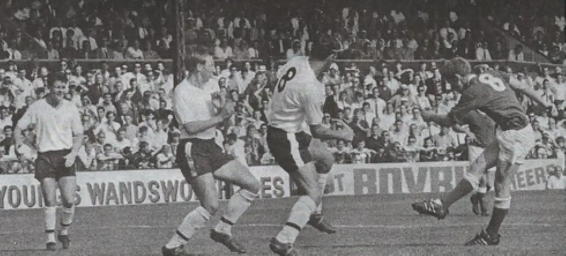 1184 20.08.66 Ball v Fulham (A)     FIRST IN SEQUENCE - Alan Ball fires home the only goal of...webp