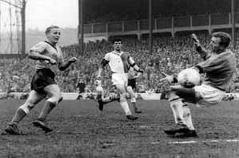 123 31.03.61 Young v Blackburn (A) Alex Young scores his second, Everton's third away to Black...jpg