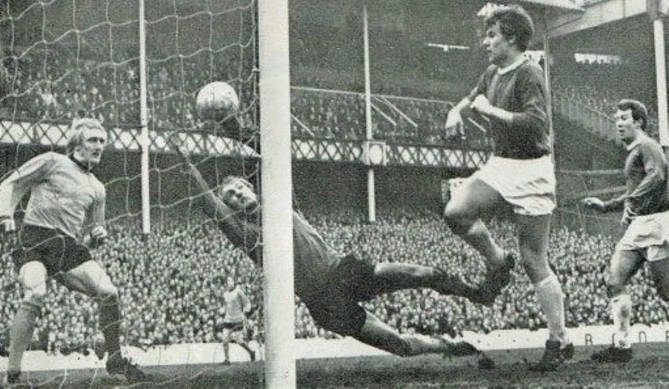 1569 31.01.70 Royle v Wolves (H) - FIRST IN SEQUENCE - Wolves keeper John Oldfield, makes a b...webp