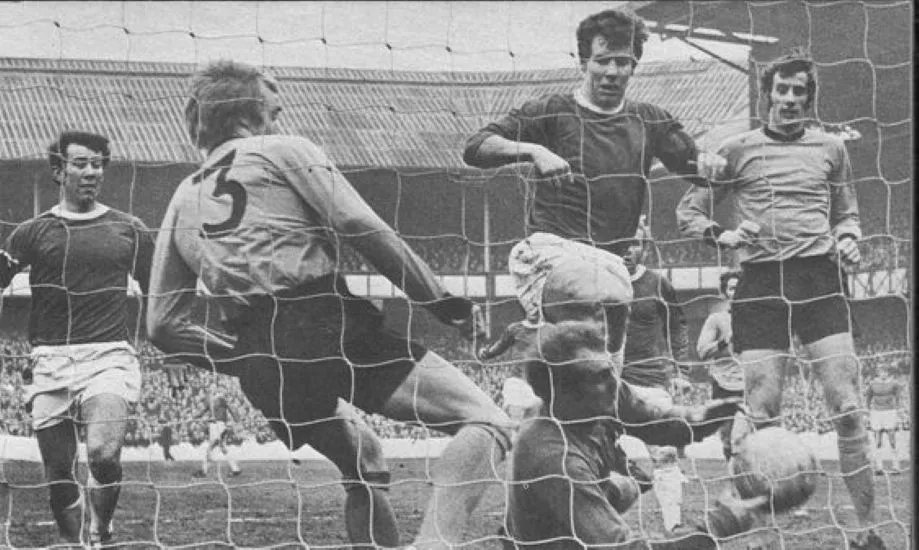 1570 31.01.70 Royle v Wolves (H) - SECOND IN SEQUENCE - Wolves keeper John Oldfield, can't ho...webp
