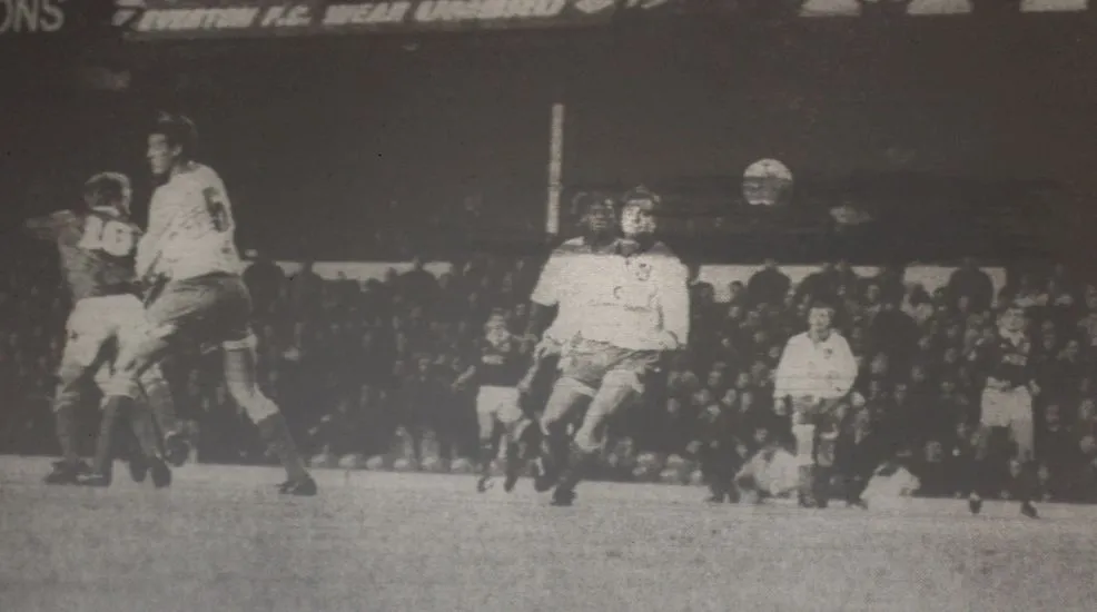 3864 02.12.92 Barlow v Chelsea (H) COCA COLA CUP A shot from Stuart Barlow flies into the Chel...JPG