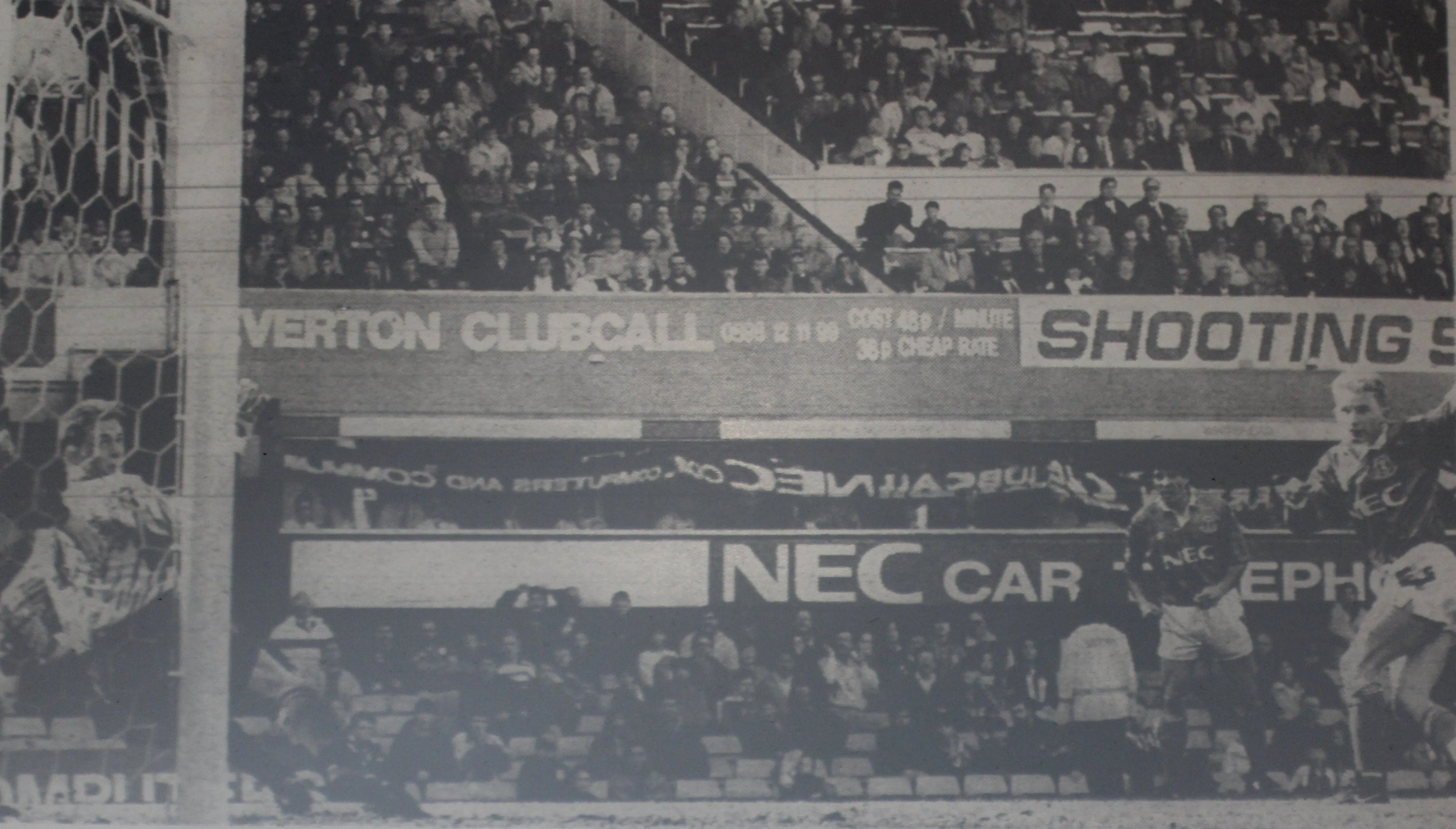 3898 12.04.93 Barlow v QPR (H)   Stuart Barlow thunders home Everton's second against QPR.webp