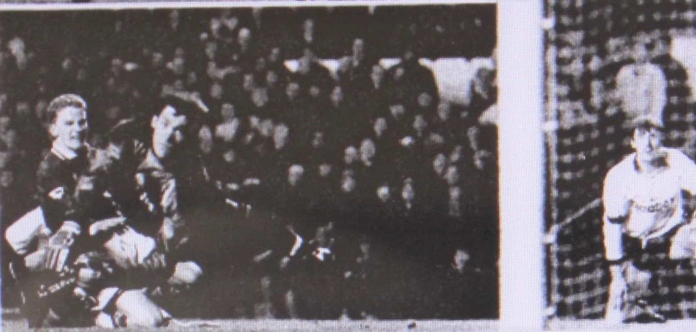 3949 19.01.94 Barlow v Bolton (H) FA CUP Stuart Barlow fires Everton ahead with a glorious op...webp