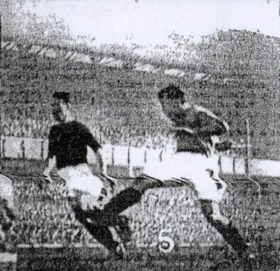 40 01.10.32 Dean v Liverpool (H) Dixie Dean completes the scoring during a 3-1 defeat of Live...webp