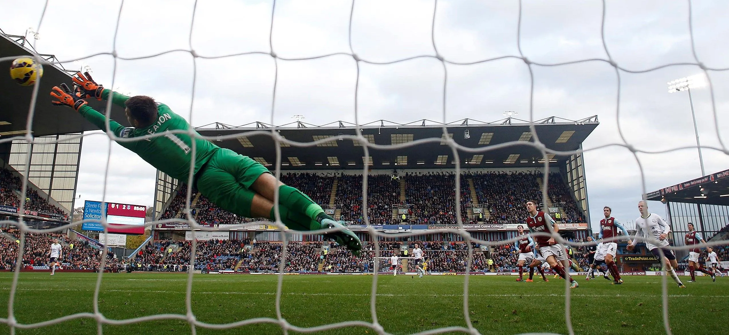 5758 26.10.14 Eto'o v Burnley (A) SECOND IN SEQUENCE - Tom Heaton clutches at air as Samuel E...webp