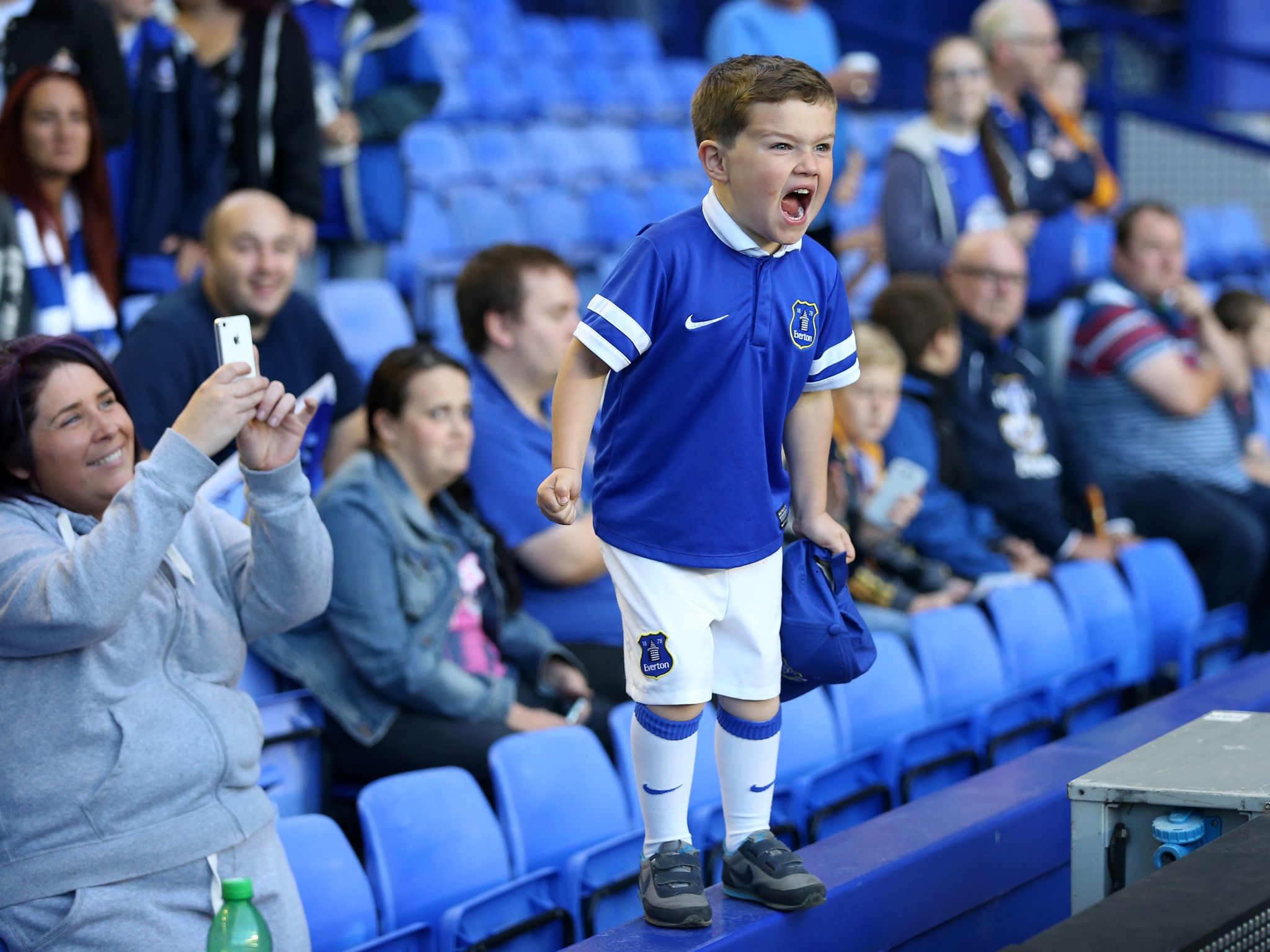A-young-Everton-fan-shout-018-1.jpg