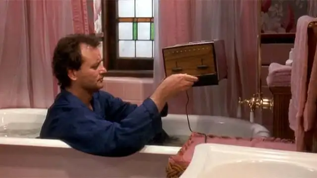 bill-murray-takes-the-toaster-bathtub-challenge-v0-lxkwcVD20Uz_JrkVkoLEzGyKkGNDM71mMLjbDRXyVxE.webp