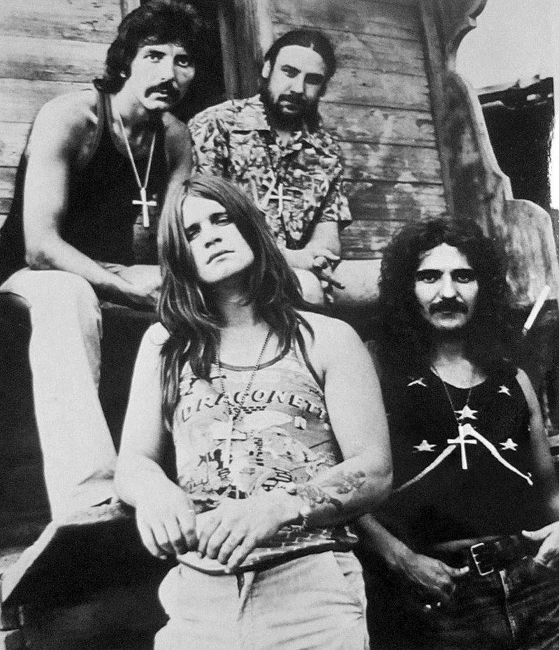 Black_Sabbath_(Iommi,_Osbourne,_Ward_and_Butler).JPG