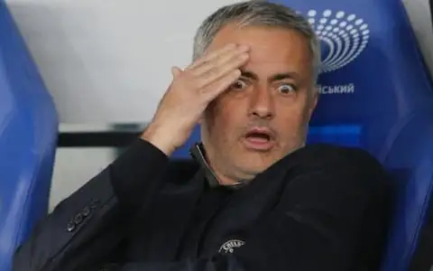 MOURINHO-HIDING-FACE-1_trans_NvBQzQNjv4Bqt671WbH42S1Cgh7qkP2gbeg8G4Rh-NvwN80b4P9yWxo.webp