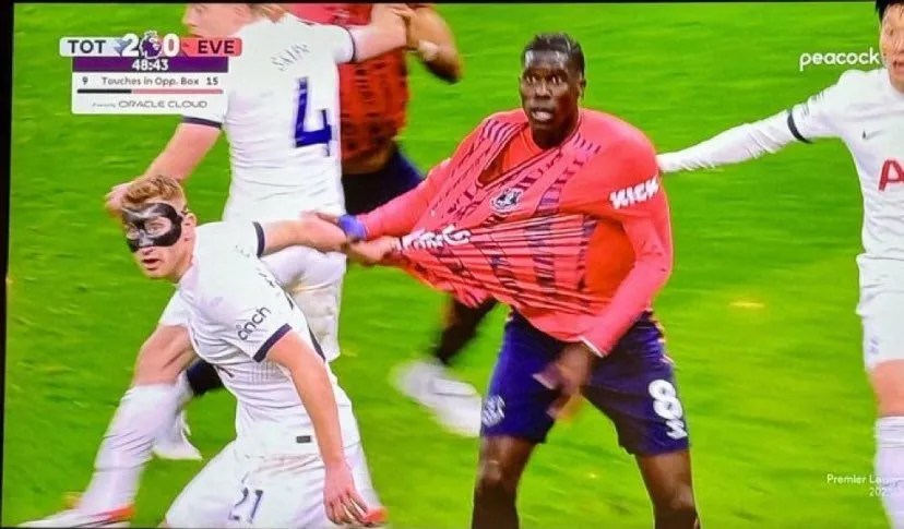Penalty not given v Spurs.webp