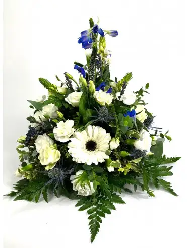 posie-arrangement-lavender-blue-cream.webp