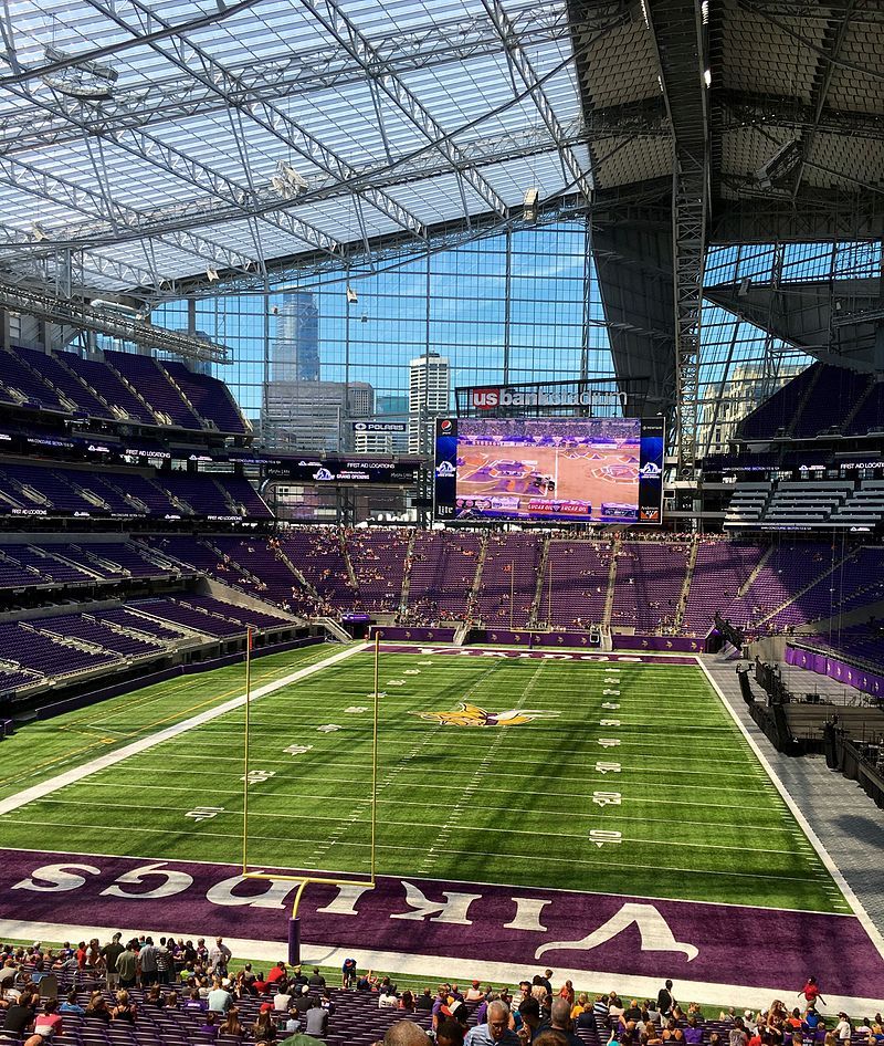 US_Bank_Stadium_interior_-_Minnesota_Vikings_orientation.jpg