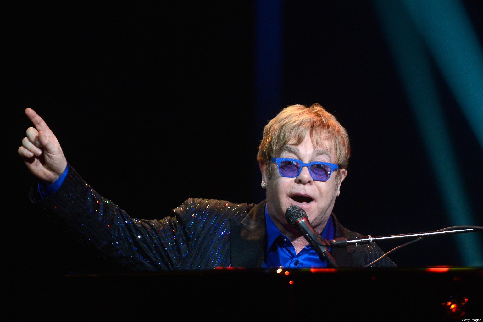 o-ELTON-JOHN-GRAMMYS-PERFORMANCE-facebook.jpg