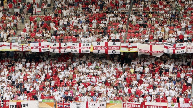 _60961373_england_fans_getty3.jpg
