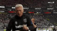 moyes-red-card-moyes.gif
