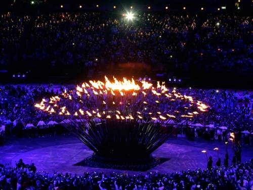 2092_olympics-flame-torch-cauldron-120728-aap-b.jpg