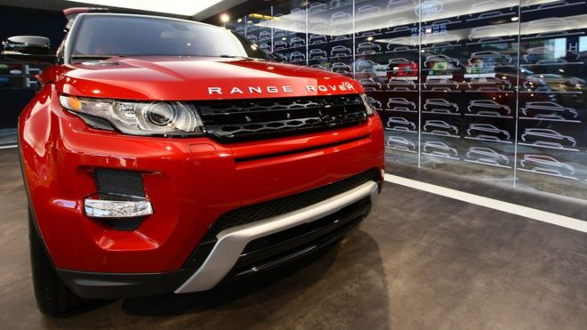 _99699712_range_rover.jpg