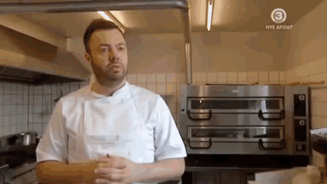 bo-bech-med-kniven-for-struben.gif