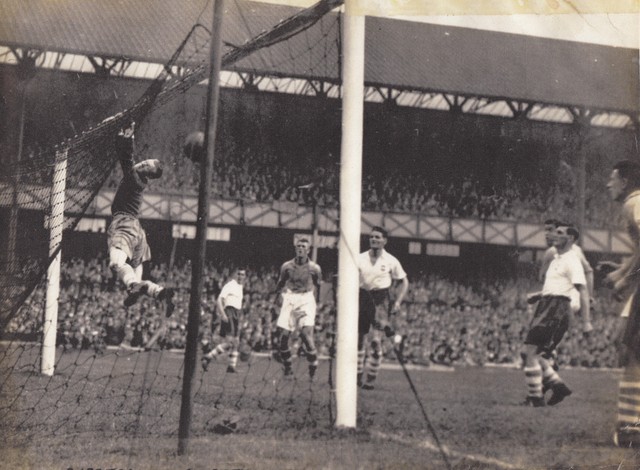 Charlie-Leyfield-scores-against-Preston-1934.jpg