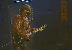 tumblr_n9yz8jsbSU1tn0fi8o2_250.gif