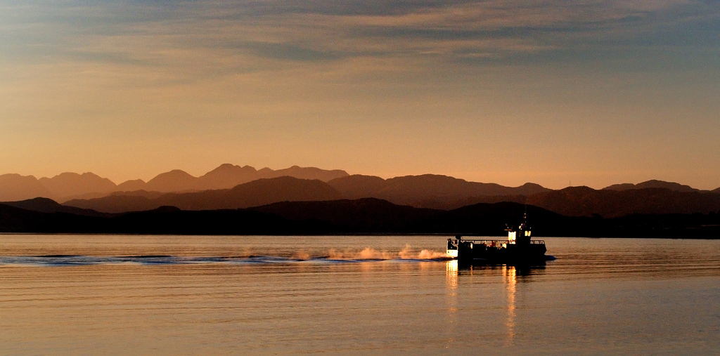Loch_Ewe.jpg