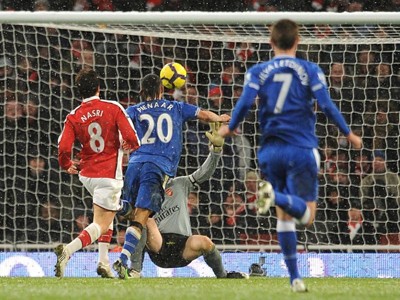 arsenal-v-everton-steven-pienaar-scores_2405223.jpg