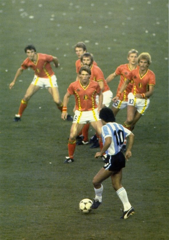 maradona3.jpg