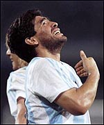 _988369_maradona150.jpg