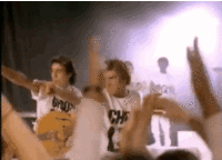 8c6cd8fad95e56cc1edb4335ce1ce53c_w200.gif