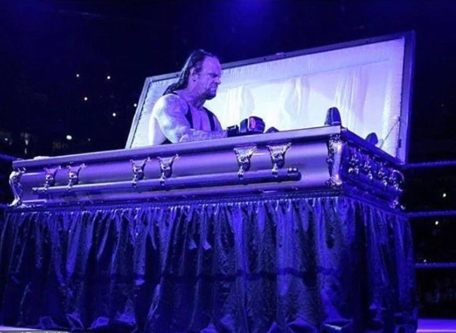 Undertaker-Naps-In-Coffin.jpg