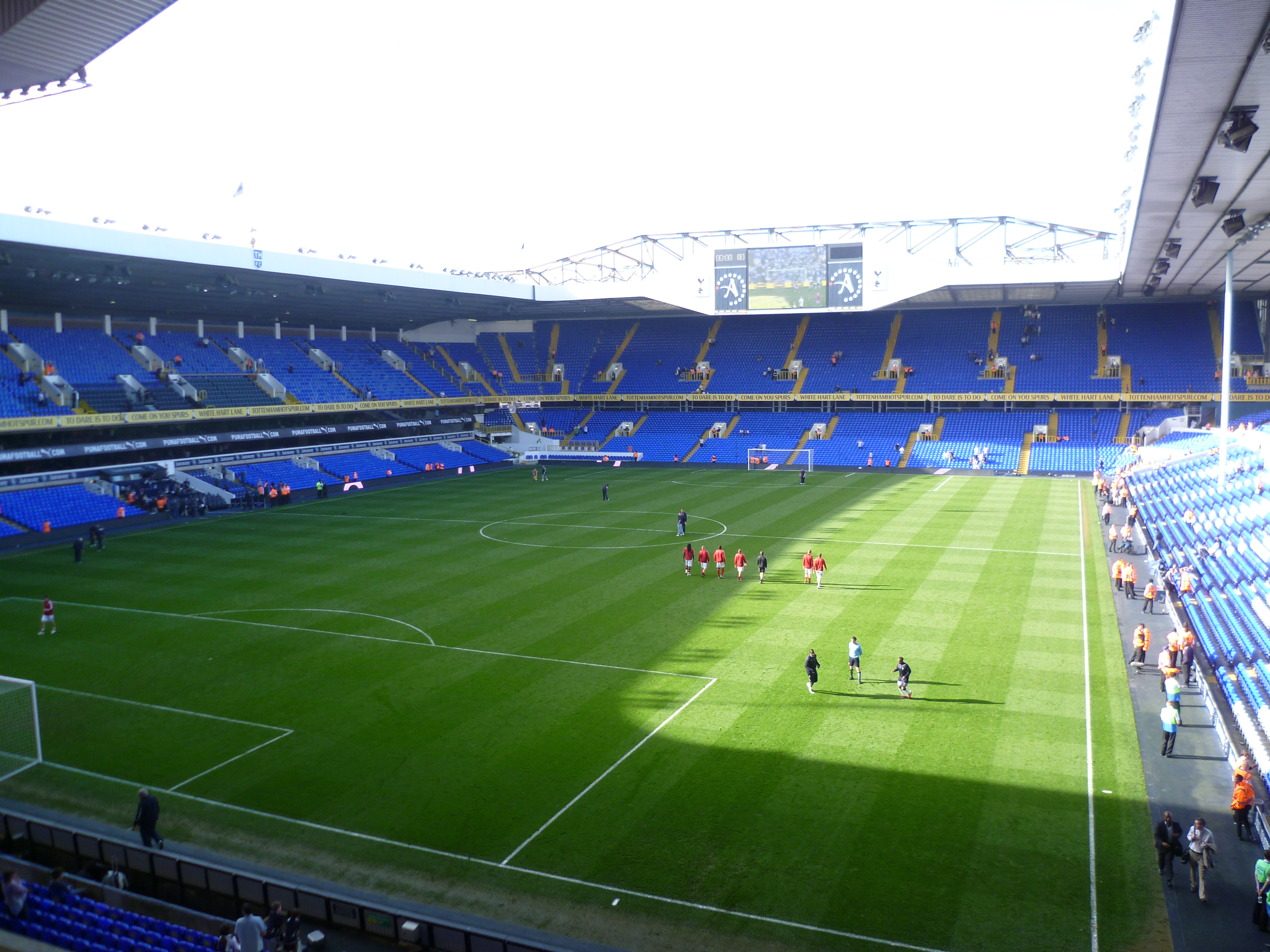White_Hart_Lane_from_South_End.JPG