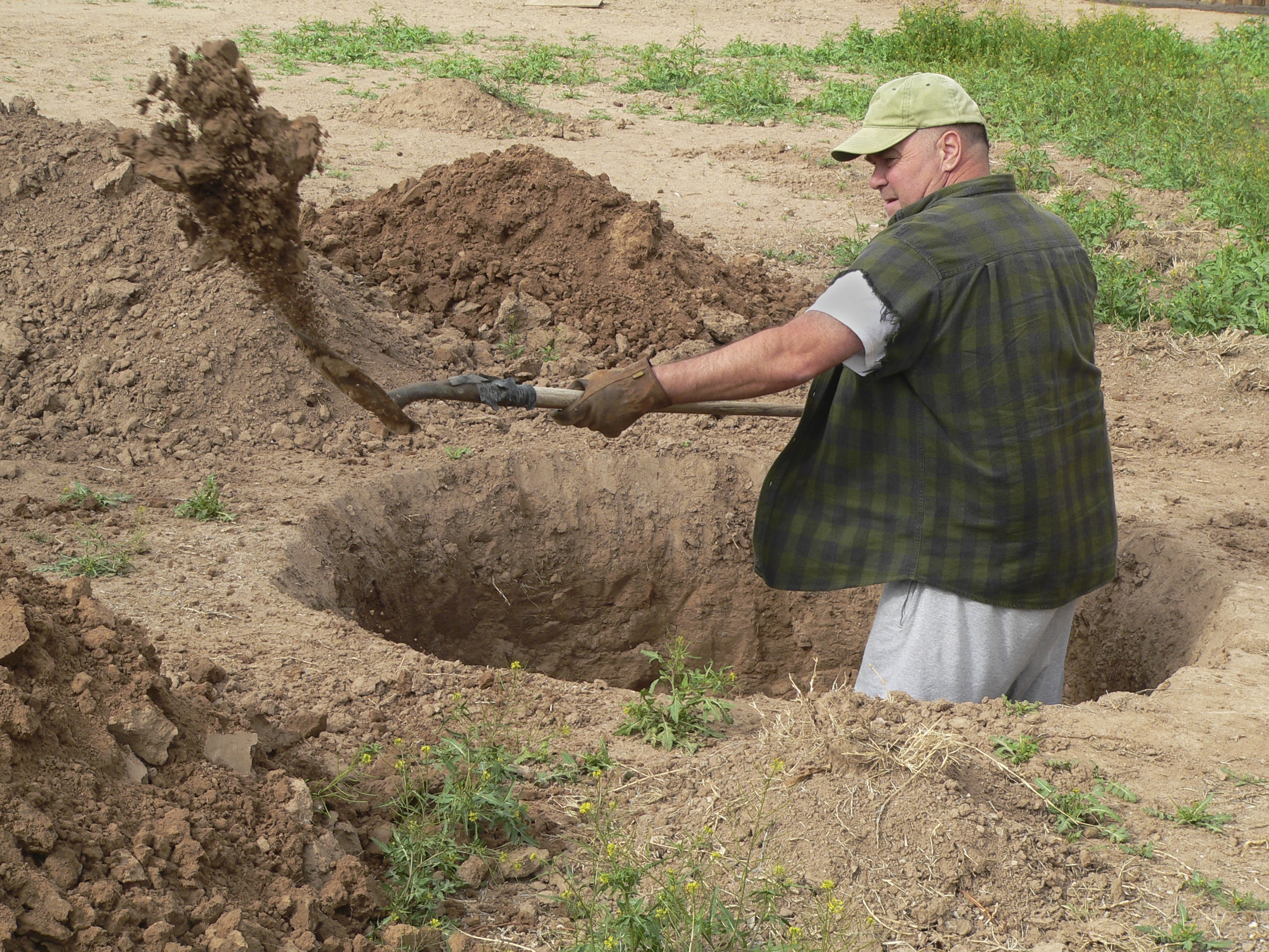digging-hole-p-com-92054054.jpg