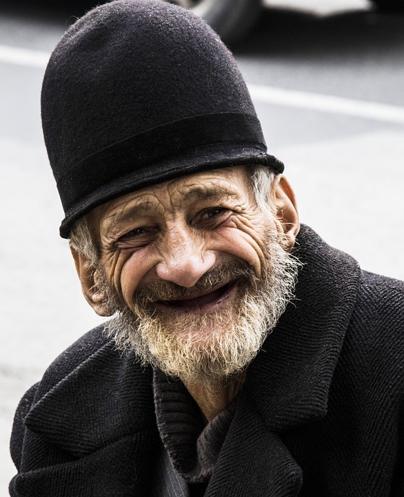old-man-1969215_960_720.jpg