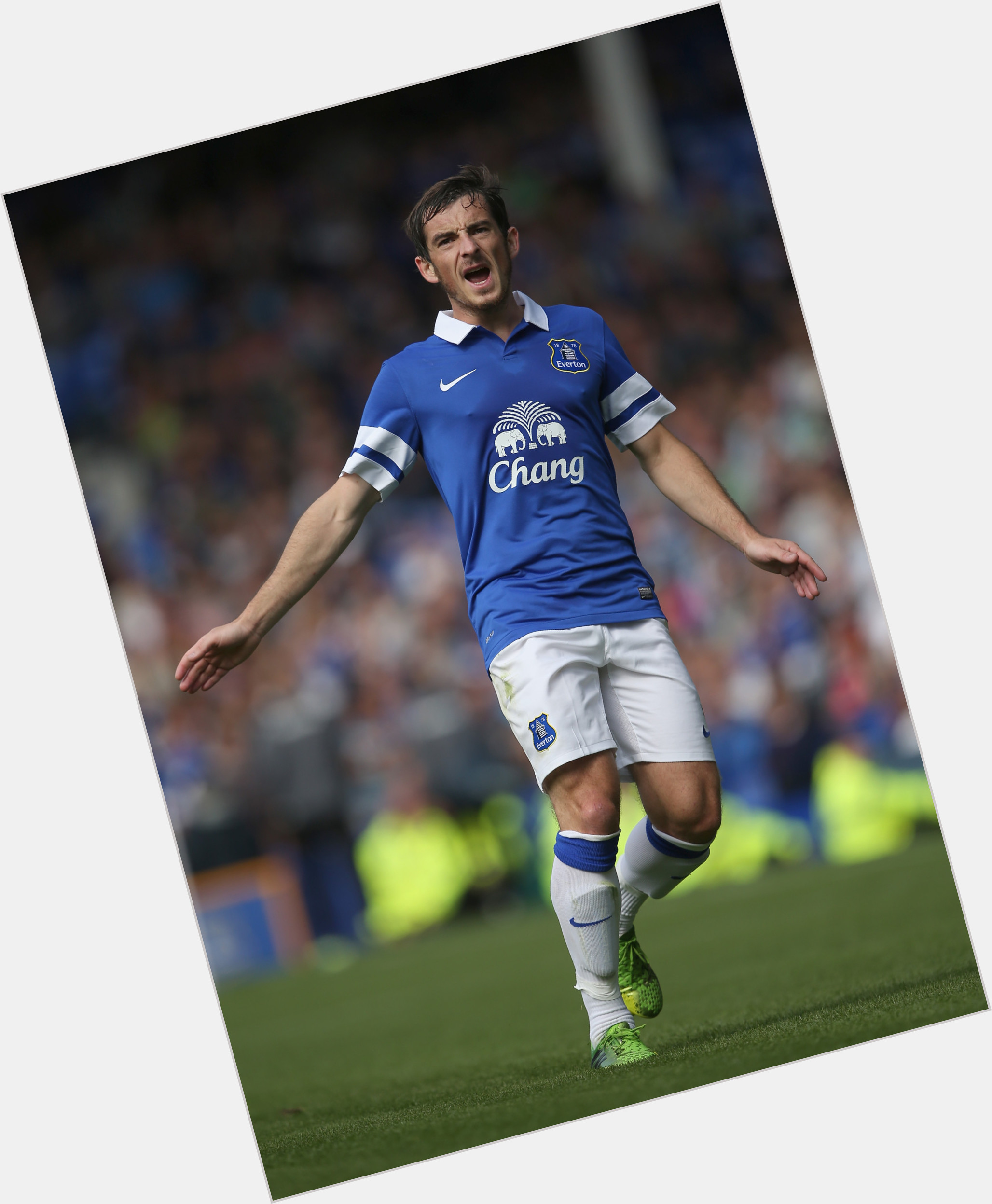 Leighton-Baines-dating-2.jpg