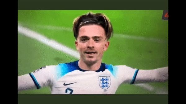grealish-world-cup-wiggle.gif