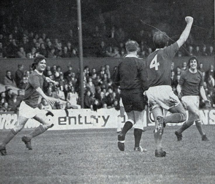1a77bd24067f6dc2dbe1781f693cbaa3--everton-goal.jpg