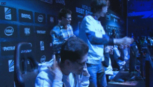 IjP6De4.gif