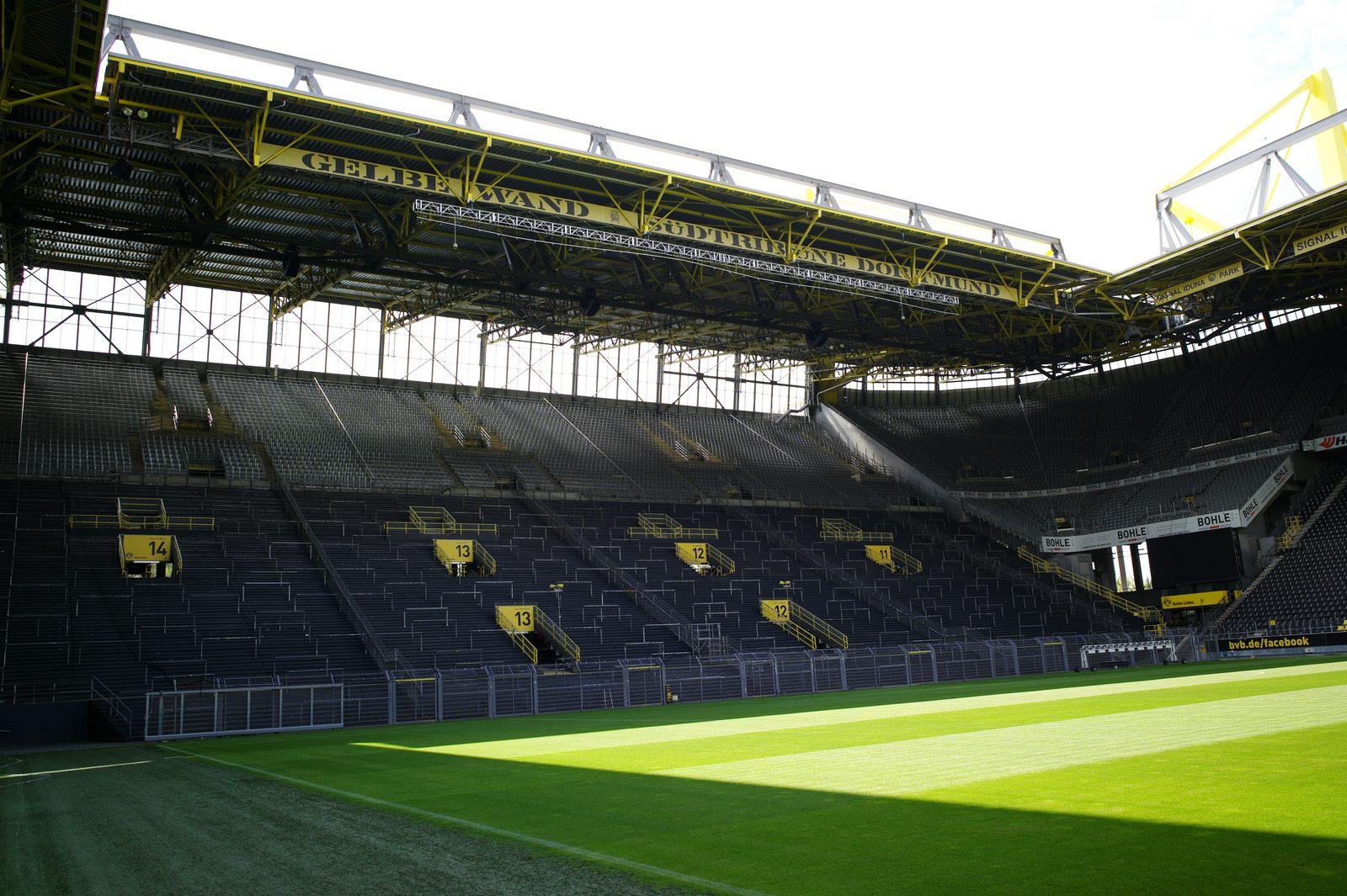 westfalenstadion37.jpg