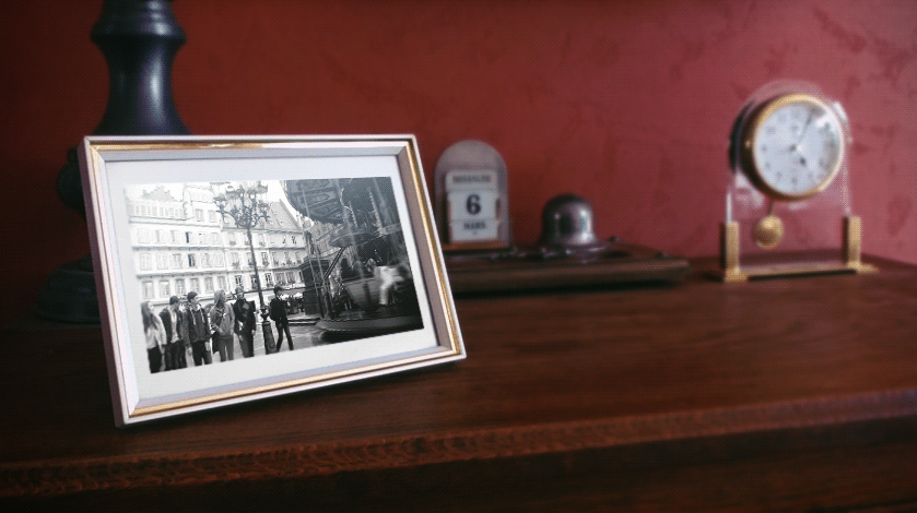 A-gif-within-a-gif-by-Julien-Douvier.gif
