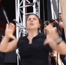 sign-language-waka.gif