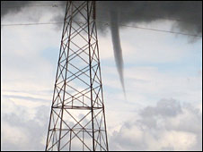 _44809594_funnel_cloud226.jpg