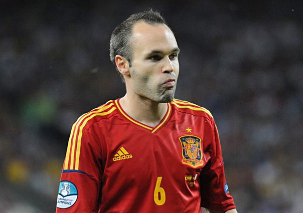 Andr%C3%A9s_Iniesta_Euro_2012_final.jpg