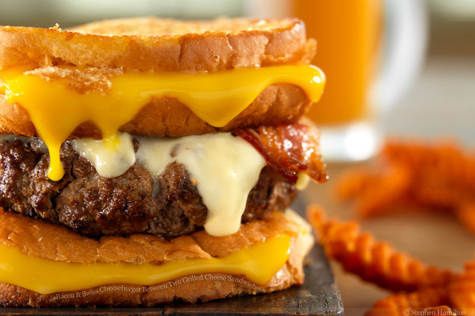 bacon-swiss-cheeseburger-between-grilled-cheese-sandwiches.jpg