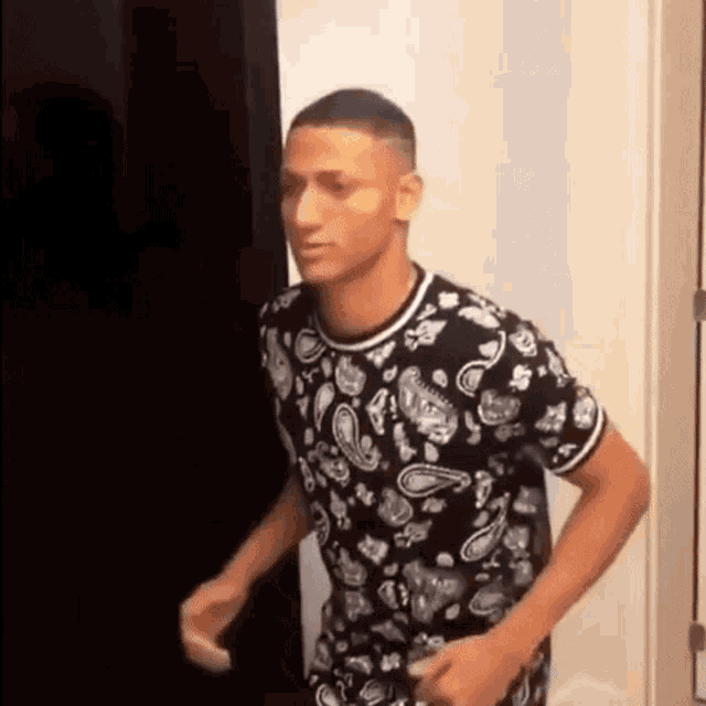 richarlison-dan%C3%A7a-pombo-copa-brasil.gif