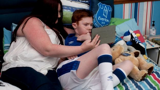 _101005832_mascot4_everton.jpg
